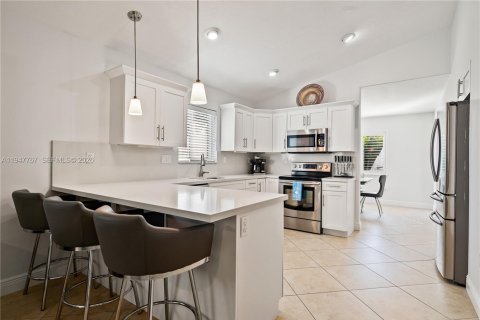 House in Key Largo, Florida 3 bedrooms, 127.83 sq.m. № 2003809 - photo 7