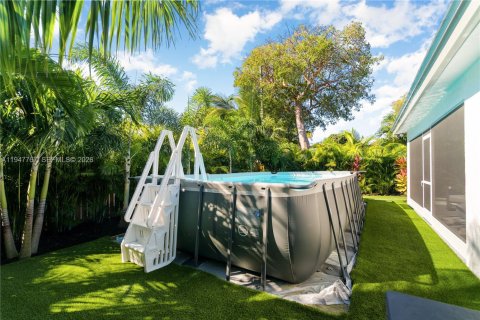 House in Key Largo, Florida 3 bedrooms, 127.83 sq.m. № 2003809 - photo 18