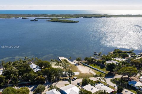 House in Key Largo, Florida 3 bedrooms, 127.83 sq.m. № 2003809 - photo 23