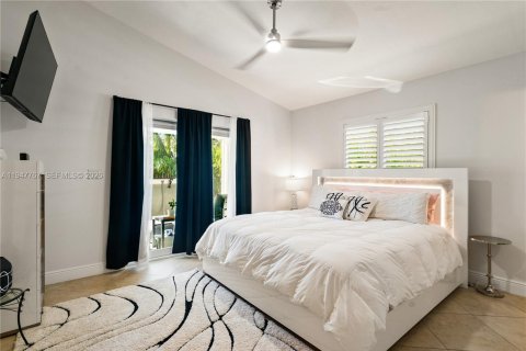 House in Key Largo, Florida 3 bedrooms, 127.83 sq.m. № 2003809 - photo 14