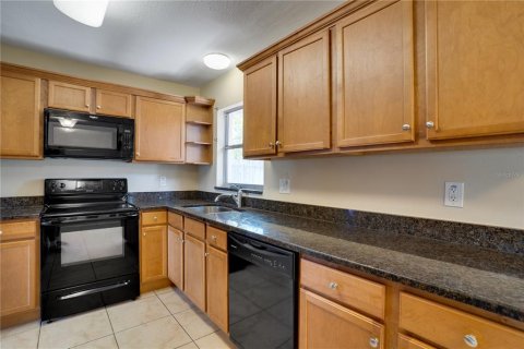House in Seminole, Florida 3 bedrooms, 100.33 sq.m. № 2222802 - photo 10