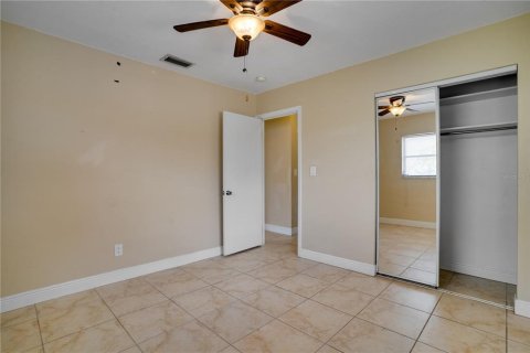House in Seminole, Florida 3 bedrooms, 100.33 sq.m. № 2222802 - photo 19