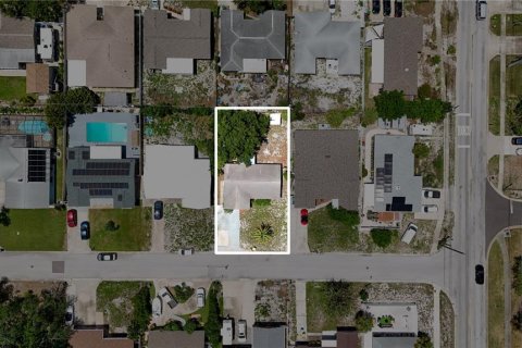 House in Seminole, Florida 3 bedrooms, 100.33 sq.m. № 2222802 - photo 26