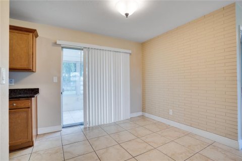 House in Seminole, Florida 3 bedrooms, 100.33 sq.m. № 2222802 - photo 7