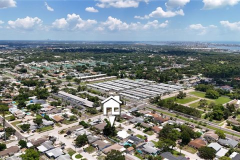 House in Seminole, Florida 3 bedrooms, 100.33 sq.m. № 2222802 - photo 29
