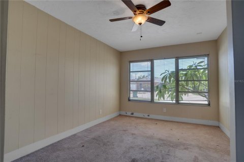 House in Seminole, Florida 3 bedrooms, 100.33 sq.m. № 2222802 - photo 13