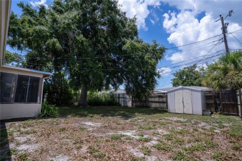 House in Seminole, Florida 3 bedrooms, 100.33 sq.m. № 2222802 - photo 23