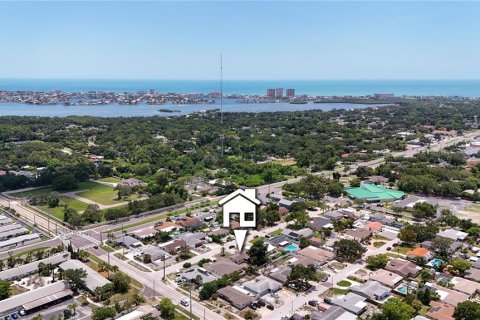 House in Seminole, Florida 3 bedrooms, 100.33 sq.m. № 2222802 - photo 28