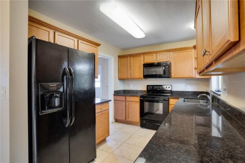 House in Seminole, Florida 3 bedrooms, 100.33 sq.m. № 2222802 - photo 8