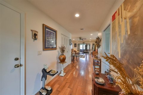 Condo in Sun City Center, Florida, 2 bedrooms  № 1765064 - photo 3