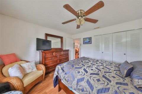 Condo in Sun City Center, Florida, 2 bedrooms  № 1765064 - photo 22