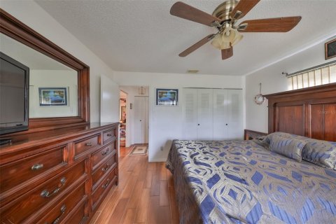 Condo in Sun City Center, Florida, 2 bedrooms  № 1765064 - photo 21