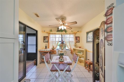 Condo in Sun City Center, Florida, 2 bedrooms  № 1765064 - photo 15
