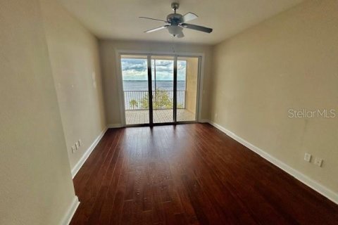 Condo in Sanford, Florida, 2 bedrooms № 2206036 - photo 10