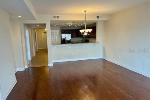 Condo in Sanford, Florida, 2 bedrooms № 2206036 - photo 7