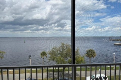 Condo in Sanford, Florida, 2 bedrooms № 2206036 - photo 3