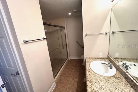 Condo in Sanford, Florida, 2 bedrooms № 2206036 - photo 12