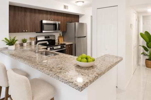 Copropriété à vendre à Pembroke Pines, Floride: 2 chambres, 98.94 m2 № 2172309 - photo 4