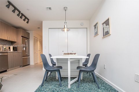 Снять в аренду кондоминиум в Дорал, Флорида 39.3м2, № 1979449 - фото 5