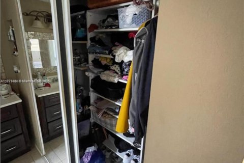 Condo in Davie, Florida, 2 bedrooms  № 1943870 - photo 13