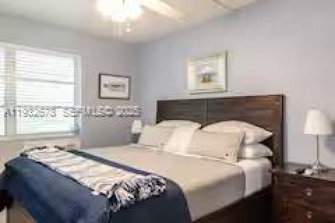 Снять в аренду кондоминиум в Форт-Лодердейл, Флорида 2 спальни, 73.58м2, № 1991036 - фото 1