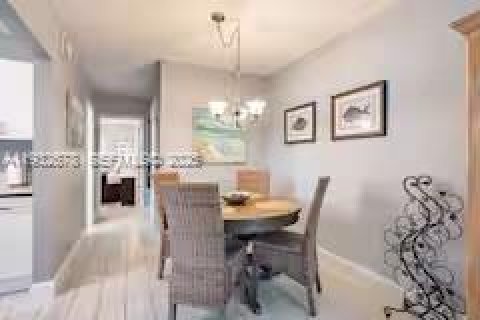 Снять в аренду кондоминиум в Форт-Лодердейл, Флорида 2 спальни, 73.58м2, № 1991036 - фото 9