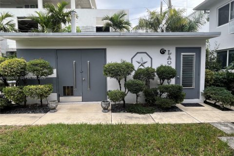 Снять в аренду кондоминиум в Форт-Лодердейл, Флорида 2 спальни, 73.58м2, № 1991036 - фото 20