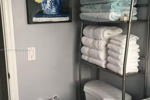 Снять в аренду кондоминиум в Форт-Лодердейл, Флорида 2 спальни, 73.58м2, № 1991036 - фото 14