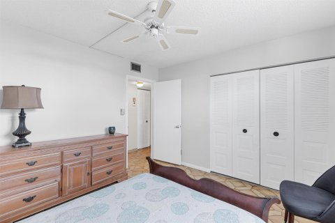 Condo in Margate, Florida, 2 bedrooms  № 2376449 - photo 17