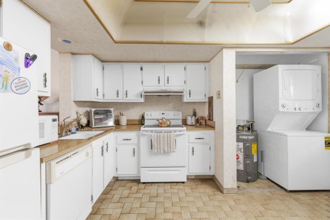 Condo in Margate, Florida, 2 bedrooms  № 2376449 - photo 21