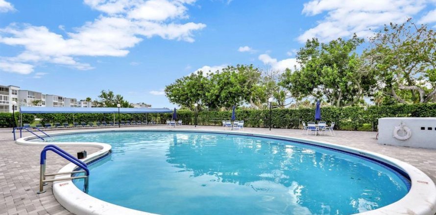 Condo in Margate, Florida, 2 bedrooms  № 2376449