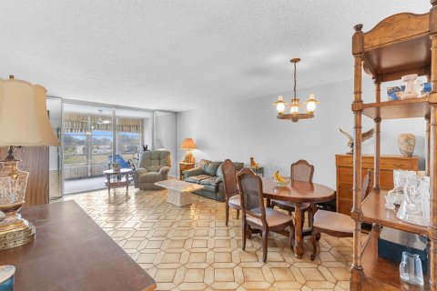 Condo in Margate, Florida, 2 bedrooms  № 2376449 - photo 15