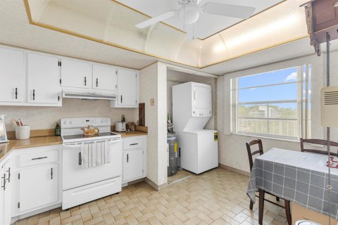 Condo in Margate, Florida, 2 bedrooms  № 2376449 - photo 13