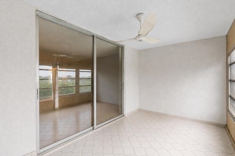 Condo in Margate, Florida, 2 bedrooms  № 2376449 - photo 14