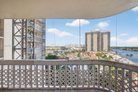 Condo in Aventura, Florida, 2 bedrooms № 2055047 - photo 20