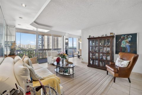 Condo in Aventura, Florida, 2 bedrooms № 2055047 - photo 5