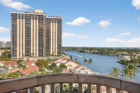 Condo in Aventura, Florida, 2 bedrooms № 2055047 - photo 2