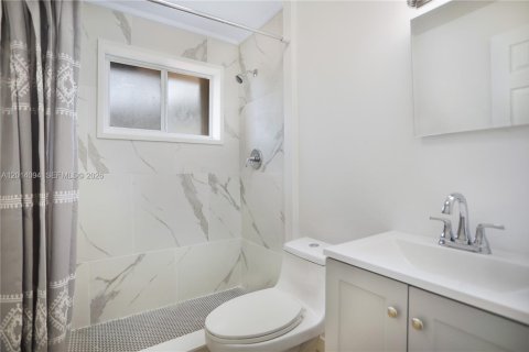 House in Fort Lauderdale, Florida 2 bedrooms, 146.23 sq.m. № 2076371 - photo 15