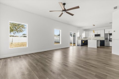 House in Brooksville, Florida 4 bedrooms, 189.43 sq.m. № 2203683 - photo 7