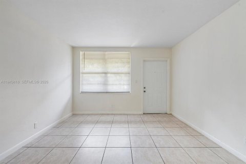 Appartement à louer à Hollywood, Floride: 1 chambre, 60.39 m2 № 2000200 - photo 5