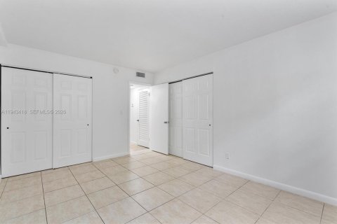 Appartement à louer à Hollywood, Floride: 1 chambre, 60.39 m2 № 2000200 - photo 2
