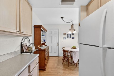 Condo in Stuart, Florida, 2 bedrooms  № 2183096 - photo 15