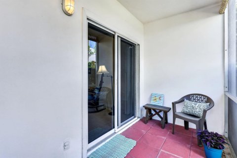 Condo in Stuart, Florida, 2 bedrooms  № 2183096 - photo 26