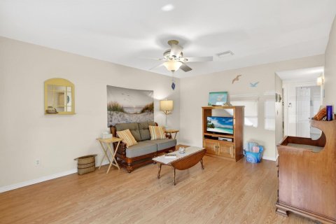 Condo in Stuart, Florida, 2 bedrooms  № 2183096 - photo 6