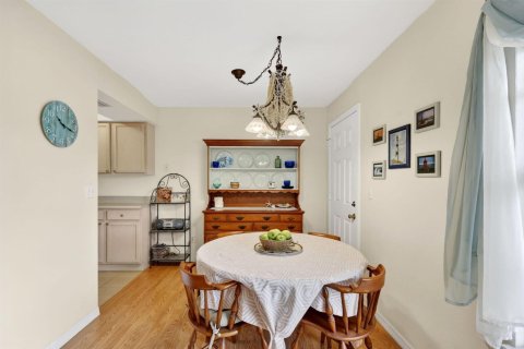 Condo in Stuart, Florida, 2 bedrooms  № 2183096 - photo 8