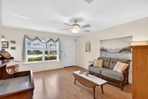Condo in Stuart, Florida, 2 bedrooms  № 2183096 - photo 5