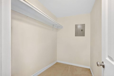 Condo in Stuart, Florida, 2 bedrooms  № 2183096 - photo 22