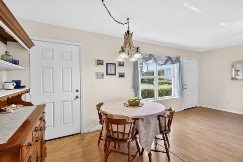 Condo in Stuart, Florida, 2 bedrooms  № 2183096 - photo 10