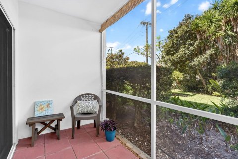 Condo in Stuart, Florida, 2 bedrooms  № 2183096 - photo 24