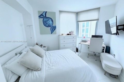 Condominio en venta en Miami, Florida, 2 dormitorios, 125.42 m2 № 2007669 - foto 10